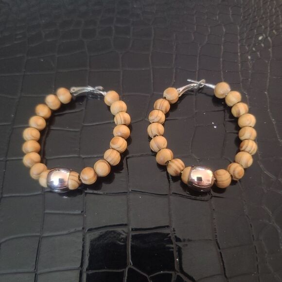 Vintage Boho Wood Beaded Hoop Circle Earrings Pierced Ears - Picture 2 of 8